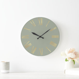 Elegante Gold römische Zahlen auf Sage Green Große Wanduhr