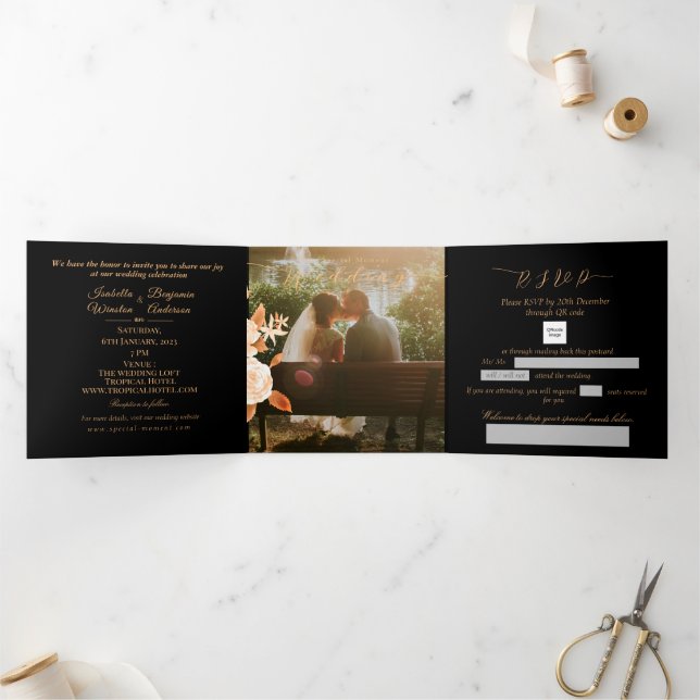 Elegante Gold Rose Black Wedding Dreifach Gefaltete Einladung (Innenseite)
