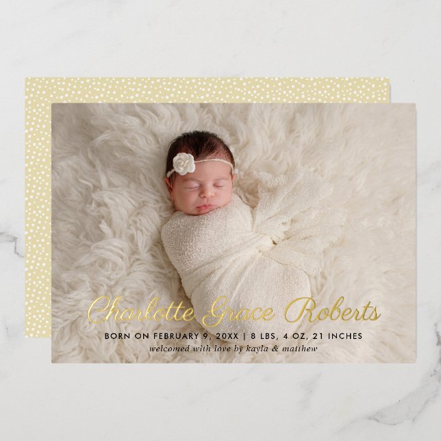 Elegante Gold Script Baby Foto Geburtsankündigung Folieneinladung (Vorderseite/Rückseite)