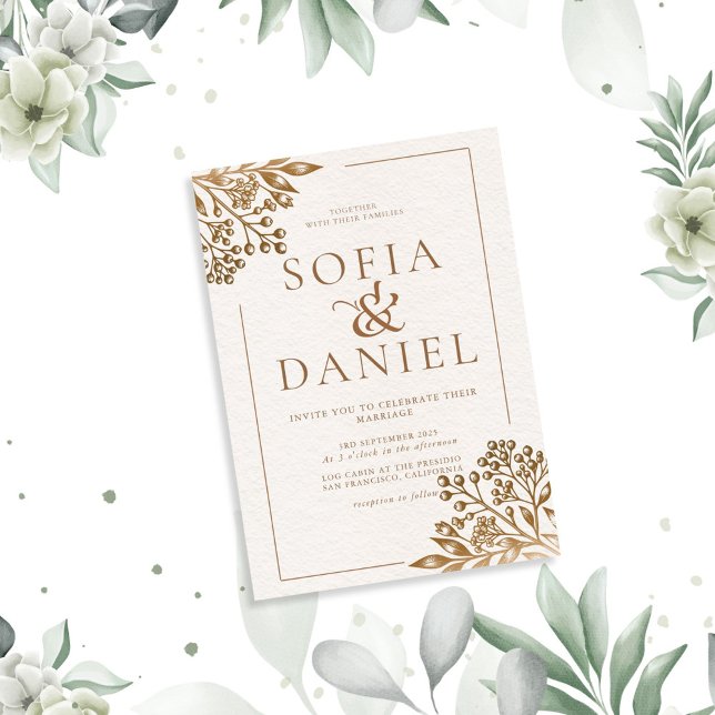 Elegante Golden Floral Beige Hochzeit Einladung (Von Creator hochgeladen)