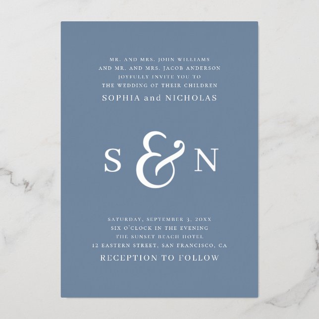 Elegante goldfarbene Typografie Details Hochzeit Folieneinladung (Vorderseite)
