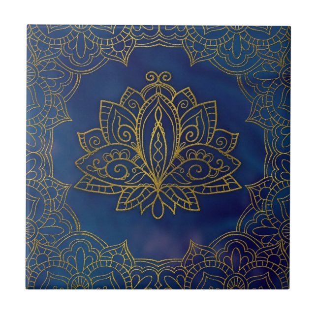 Elegante Goldlotos-Blume auf Blau Fliese (Vorderseite)