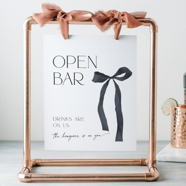 Elegante Gotische Black Bow Offene Bar Cocktails Sockelschild (Elegant Open Bar sign with coquette black bow for a shes tying the knot themed bridal shower)
