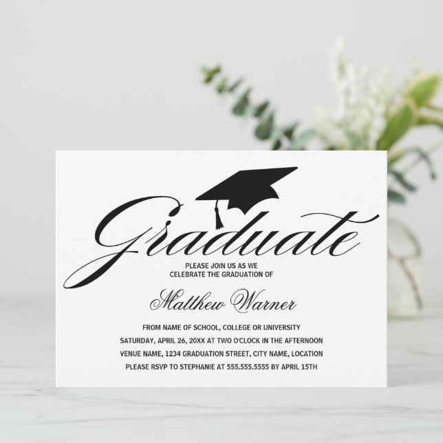 Elegante Graduiertenkap Einladung (Stehend Vorderseite)