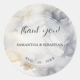 Elegante, grau-blassgelbe Wolken Runder Aufkleber