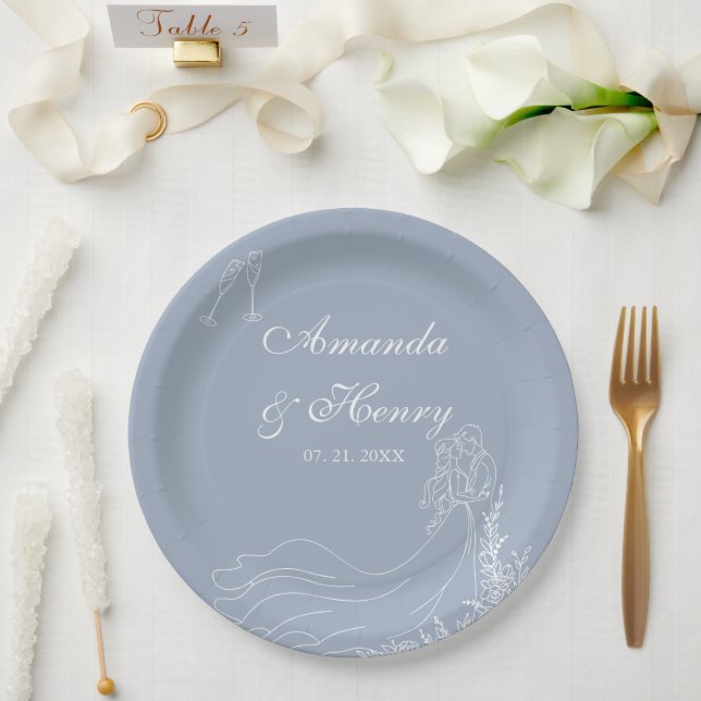 Elegante Hand Drawn Couple Dusty Blue Wedding Pappteller (Hochzeit)