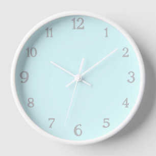 Elegante hellgraue Zahlen Klassische Pastel Cyan Uhr