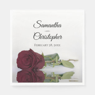 Elegante Hochzeit der Burgunder Rose Serviette
