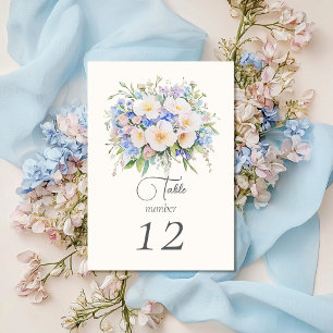 Elegante Hochzeit mit Blumen Tischnummer