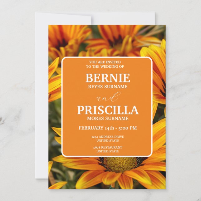 Elegante Hochzeit von Sonnenblumen und weißer Typo Einladung (Vorderseite)