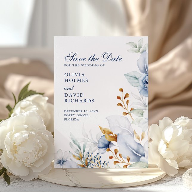 Elegante Hochzeiten in Blau und Gold Save The Date (Elegant Blue and Gold Floral Wedding Save the Date on a sunny table with white peonies)