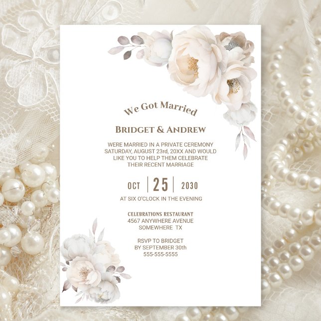 Elegante Hochzeitsempfehlung für Cream Floral Einladung (Von Creator hochgeladen)