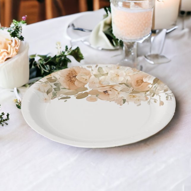 Elegante Hochzeitsstipendiaten Blume verschleierte Pappteller (Elegant Wedding Flowers Muted Green Peach Paper Plates from Ricaso)