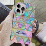 Elegante holografische trendy Imitate goldene geom iPhone 16 Pro Hülle<br><div class="desc">Elegante holografische irisierende coole Imitate goldene geometrische iPhone 16 Fall. Mit einem Design geometrischer Dreiecke in holografischen Farbtönen, leuchtet dieses Gehäuse mit einer weichen irisierenden Oberfläche. Die wechselnden Farben lila, aquamarin und goldfarben lassen das Muster wie ein Mosaik aus winzigen Kristallen wirken, was dem iPhone-Gehäuse einen eleganten, futuristischen Look verleiht....</div>
