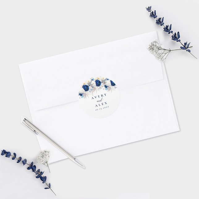 Elegante Horizon Blue & White Floral Wedding Runder Aufkleber (Von Creator hochgeladen)