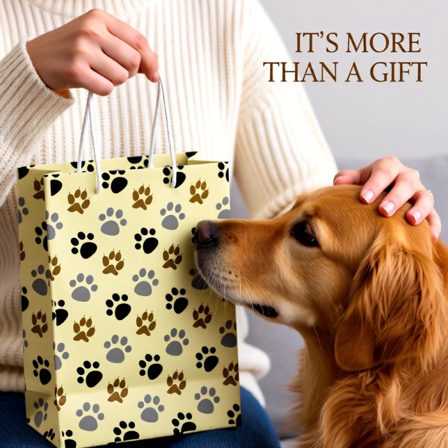 Elegante Hunde-Pfoten Mittlere Geschenktüte (Neutral Paw Print Pattern – Fun Dog Lover Paws Medium Gift Bag)