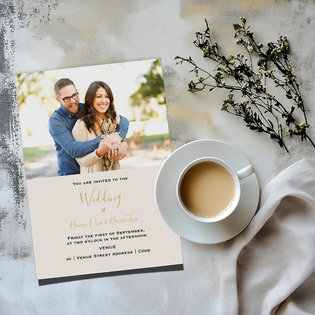 Elegante Ihre romantische Hochzeitseinladung zum F Dankeskarte (Wedding invitation photo card with gold and black text on a light background)