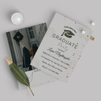 Élégante invitation de graduation grise avec une p