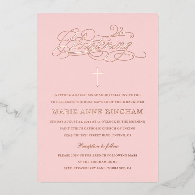 Elegante Kalligrafie Christening Blush Rose Folieneinladung (Vorderseite)