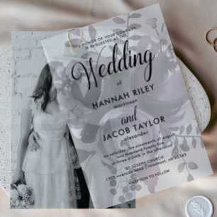 Elegante Kalligrafie Hochzeit mit lila Blumenmuste