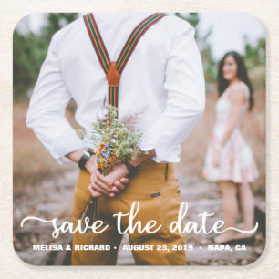 Elegante Kalligrafie Paar Foto Save-the-Date Rechteckiger Pappuntersetzer