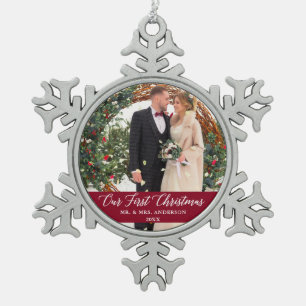 Elegante Kalligrafie Unser erstes Weihnachten Burg Schneeflocken Zinn-Ornament