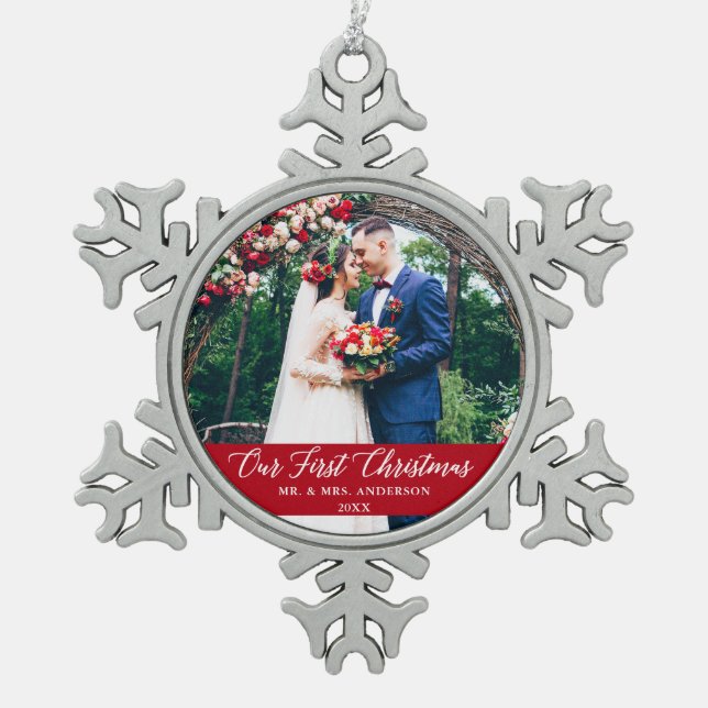 Elegante Kalligrafie Unser erstes Weihnachtsfest-F Schneeflocken Zinn-Ornament (Vorderseite)