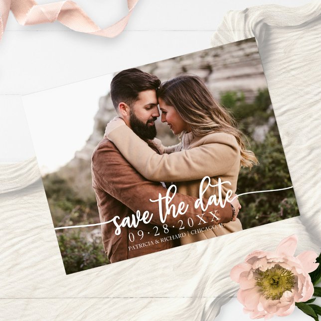 Elegante Kalligrafie Wedding Save the Date Foto Postkarte (Von Creator hochgeladen)