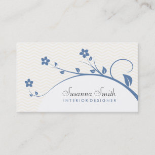 Elegante Karte mit den blauen Blumen und chevrón