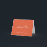Elegante klassische Schrift Hochzeit Warm Orange G Dankeskarte<br><div class="desc">Diese personalisierte Dankeskarte hat einen warmen orangen Hintergrund, der mit einer weichen weißen Schrift kombiniert ist, für ein zeitloses, elegantes Aussehen. Die klassische Typografie wirkt elegant und dennoch einladend und ist somit eine überlegte Art, sich nach einer Hochzeit, einem Brautabschied oder einer besonderen Feier zu bedanken. Passen Sie die Namen...</div>