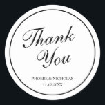Elegante klassische Schwarz-Weiß-Hochzeit Vielen D Runder Aufkleber<br><div class="desc">Traditioneller Hochzeitsaufkleber in klassisch schwarz-weiß mit einem einfachen Design mit "Danke" in einer eleganten Kalligraphie in einem dünnen Rahmen. Dieses elegante Design ist perfekt für eine formelle Hochzeit. Diese Aufkleber sind großartig als Umschlag Aufkleber oder für Gastgeschenke.</div>