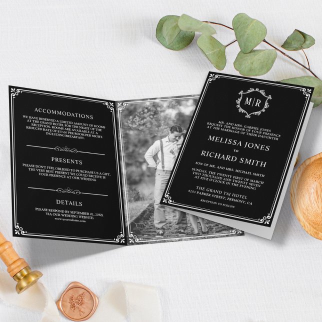 Elegante klassische Schwarz-Weiß-Monogramm-Hochzei Einladung (Von Creator hochgeladen)