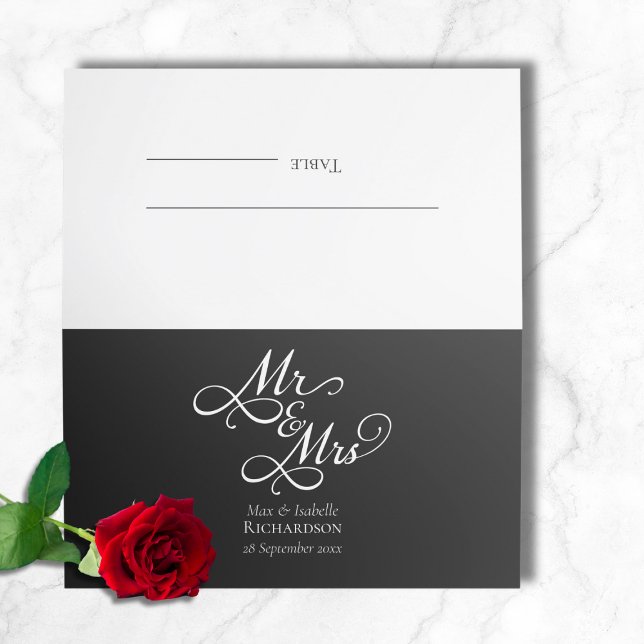 Elegante klassische Schwarz-Weiß-Script-Hochzeit Platzkarte (elegant black and white mr and mrs wedding reception place cards, chic script calligraphy typography)