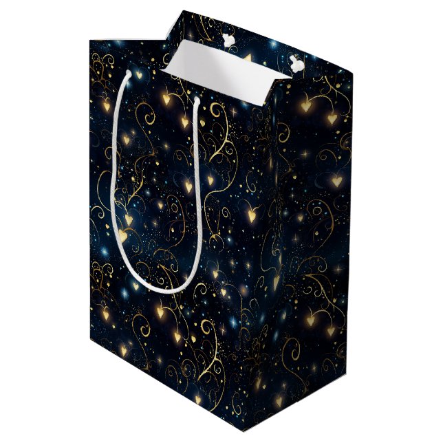 Elegante kosmische leuchtende Herzen in Blau und G Mittlere Geschenktüte (Rückseite Schrägansicht)