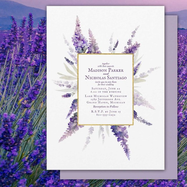 Elegante Lavender Blume Hochzeit mit floralen Wass Einladung (Watercolor Lavender under a faux gold foil frame on this beautiful wedding invitation.)