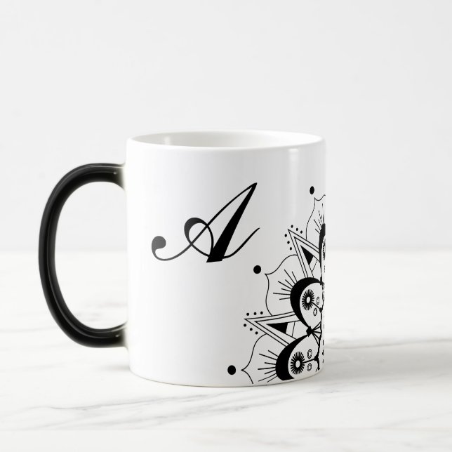 Élégante lettre de script noir Mandala Mug magique (Gauche)