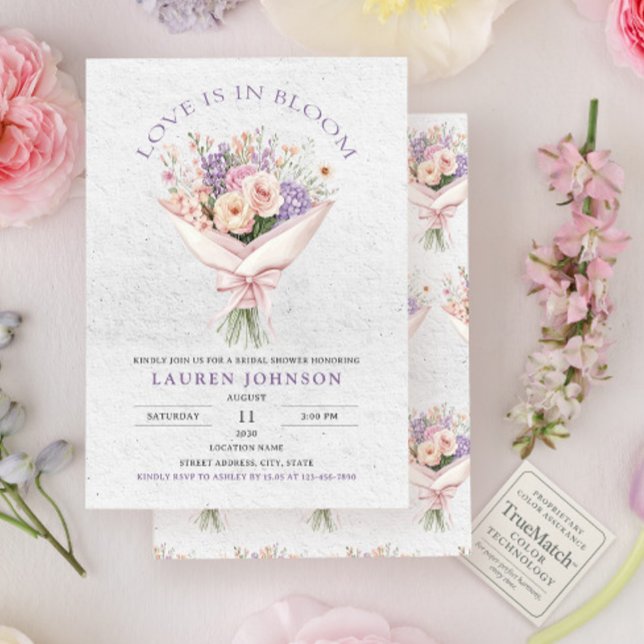 Elegante Liebe ist in Bloom Floral Brautparty Einladung (Von Creator hochgeladen)
