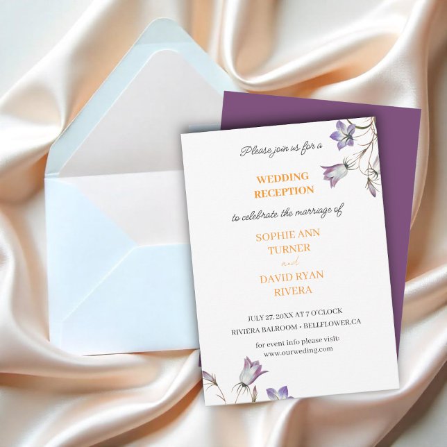 Elegante Lila Blütenblume Hochzeitsempfehlung Einladung (Von Creator hochgeladen)