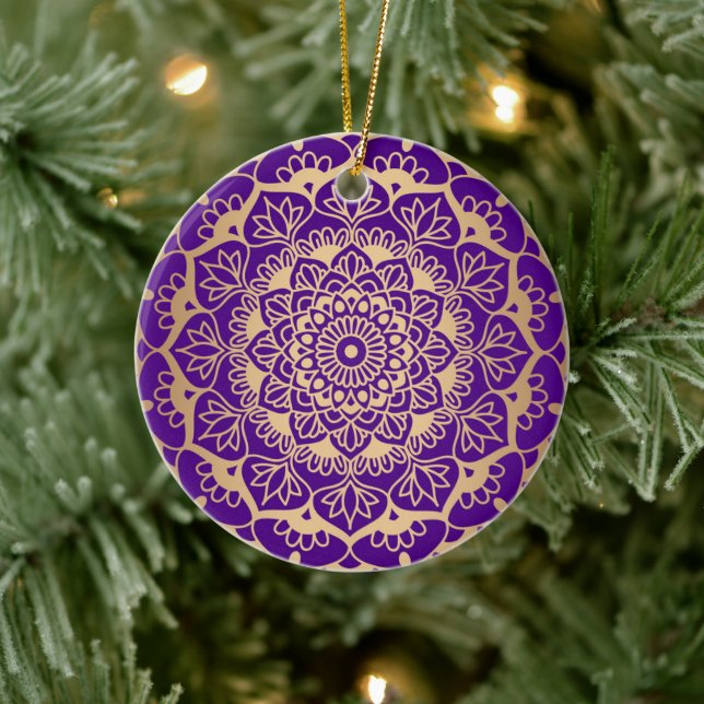 Elegante Lila Gold Mandala Boho Chic Blume Keramik Ornament (Baum)
