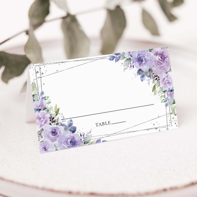 Elegante Lila Lilac Floral Silver Wedding Platzkarte (Von Creator hochgeladen)