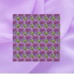 Elegante Lila Rose bläst florales Muster Schal<br><div class="desc">Mit diesem quadratischen Chiffonschal,  der ein Foto aus eleganten,  lila Blüten aus Rose mit sich bringt,  wird der Kleiderschrank mit einem sich wiederholenden Muster beleuchtet. Die Farbtöne sind lila und grün. Ein schönes,  blumengeschmücktes Design! Wählen Sie Ihre Schals-Größe aus.</div>