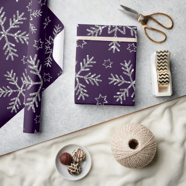 Elegante Lila & Silberschneeflocken Weihnachten Geschenkpapier (Kunsthandwerk)