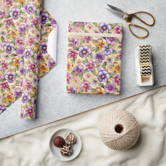 Elegante lila violette Frühlingsviolette Geschenkpapier (Basteln)