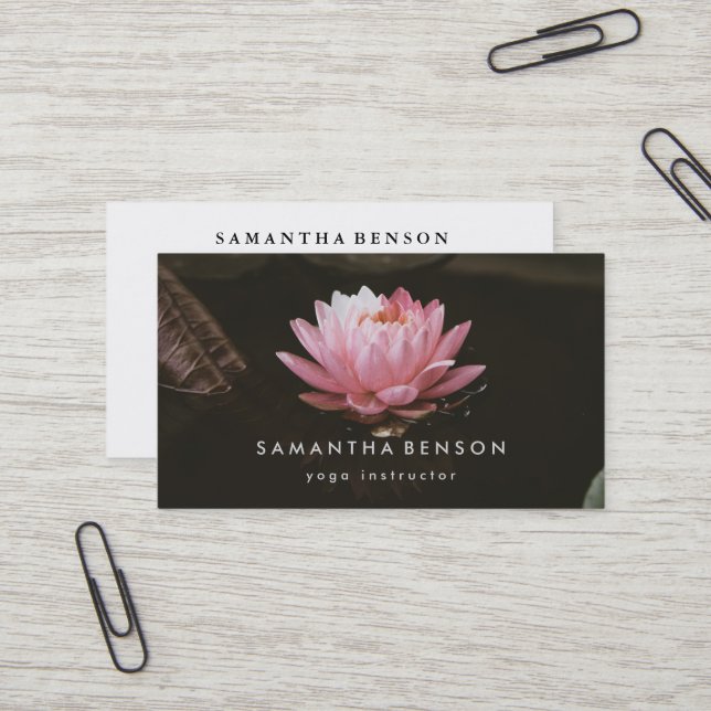 Elegante Lotus Blume Logo Yoga Visitenkarte (Vorderseite/Rückseite Beispiel)