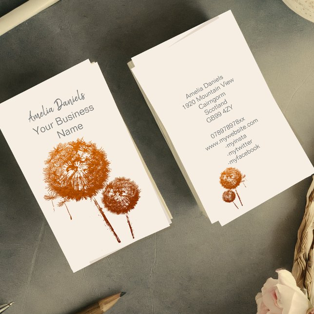 Elegante Lüster-Uhr auf Cream Business Card Visitenkarte (Von Creator hochgeladen)