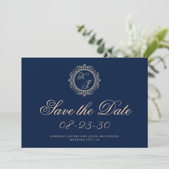 Elegante Luxury Gold Monogram Navy Blue Wedding Save The Date (Stehend Vorderseite)