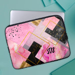 Elegante mädchenhafte Imitate Glitzer rosa schwarz Laptopschutzhülle<br><div class="desc">Chic elegante mädchenhafte Imitate Glitzer rosa schwarzen geometrischen Quadrate Laptop-Hülle. Um es besonders zu machen, ist es auch mit Monogramm und personalisiert mit Namen, Initialen oder beliebigem Text, klicken Sie auf den Link "Weiter anpassen" und verwenden Sie das Design-Tool, um das Design zu ändern, wenn Sie möchten. Schöne, moderne und...</div>