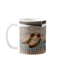 Elegante marokkanische Babouche- und Zellij-Mosaik