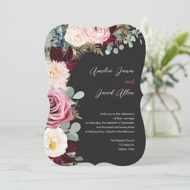 Elegante Mauve & Moody Black Wedding Einladung (Stehend Vorderseite)