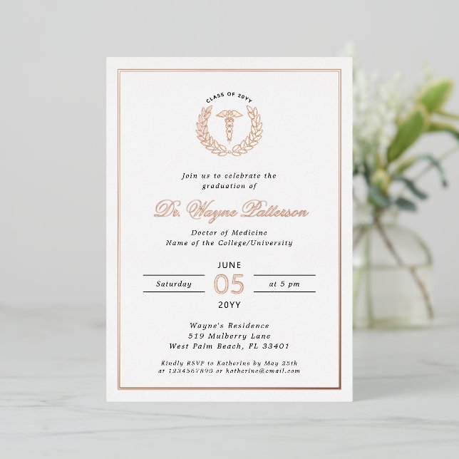 Elegante Medical School Graduation Party Folieneinladung (Stehend vorne)